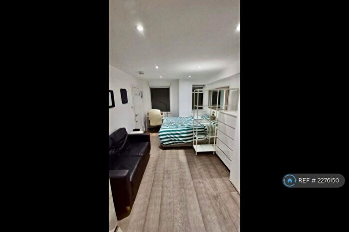 Studio To Rent In Greville Road, London, NW6