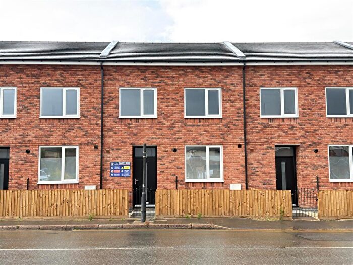 3 Bedroom Terraced House For Sale In Gipsy Lane, Leicester, LE4