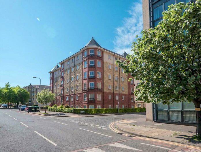 2 Bedroom Flat To Rent In McDonald Road, Edinburgh, EH7