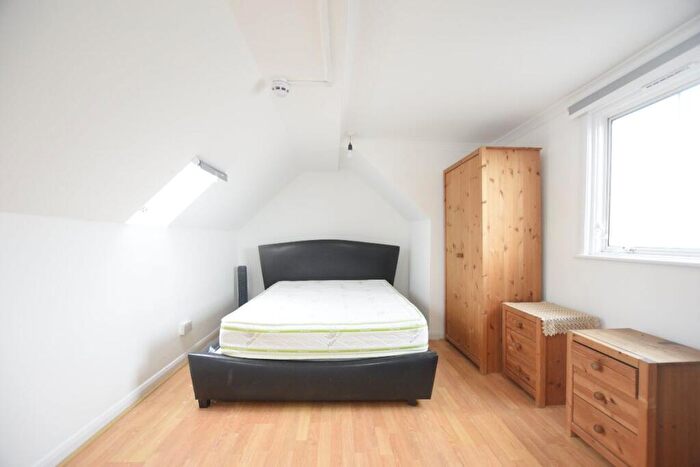 1 Bedroom Flat To Rent In Brick Lane, Whitechapel, E1