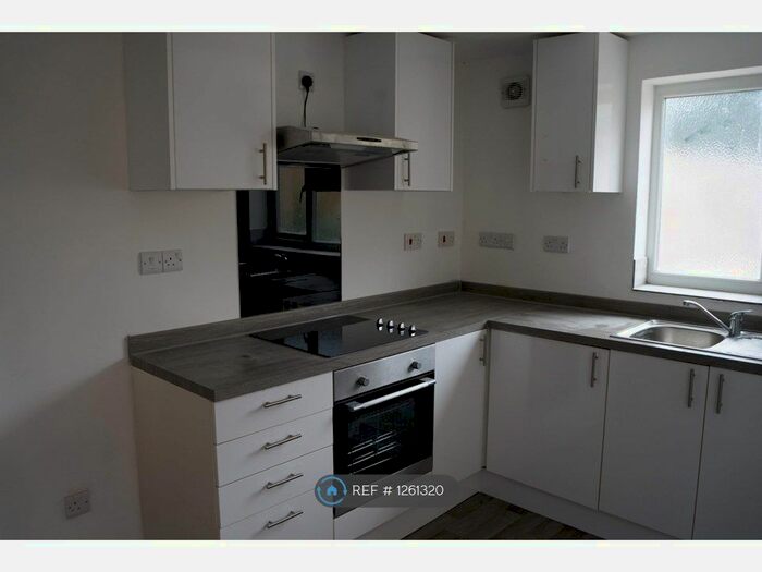 5 Bedroom Terraced House To Rent In Milton Road, Southampton SO15