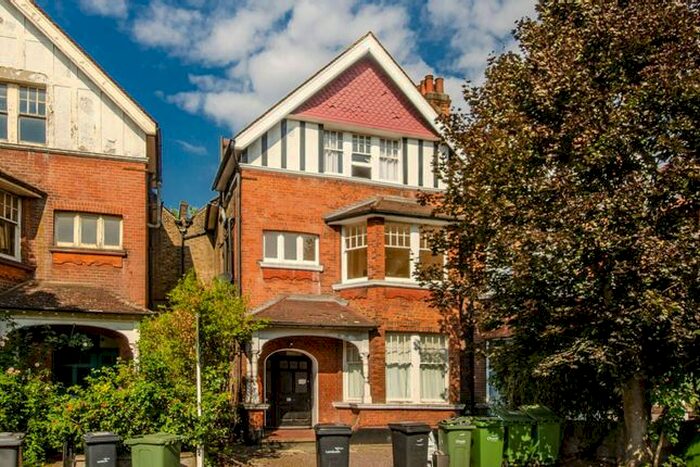 1 Bedroom Flat To Rent In Riggindale Road, Streatham, London, SW16