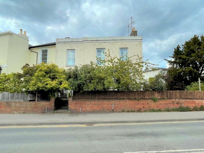 2 Bedroom Apartment To Rent In Prestbury Road, Cheltenham, GL52