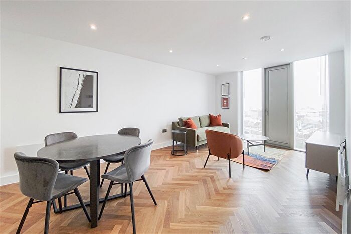 2 Bedroom Flat For Sale In East Tower, Deansgate Square, M15