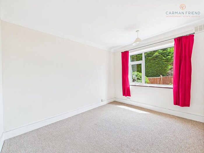 2 Bedroom Flat For Sale In Dee Banks, Great Boughton, CH3