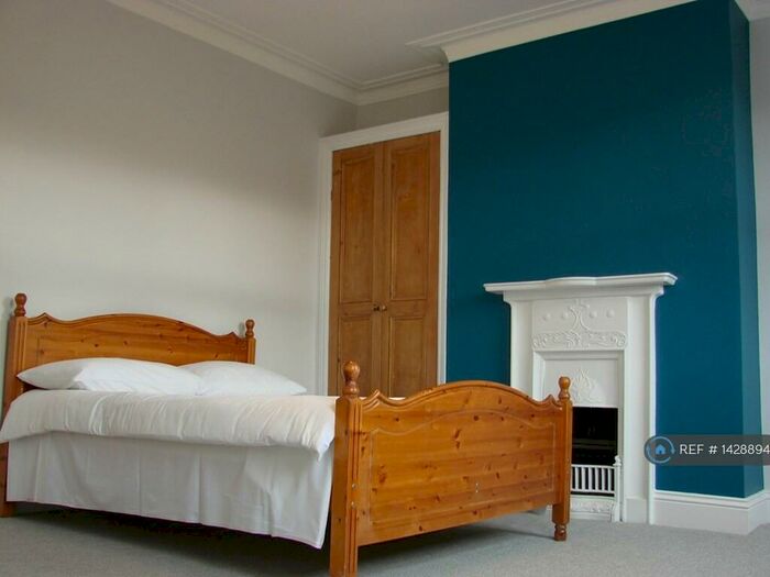 4 Bedroom Terraced House To Rent In Methley Drive, Leeds, LS7