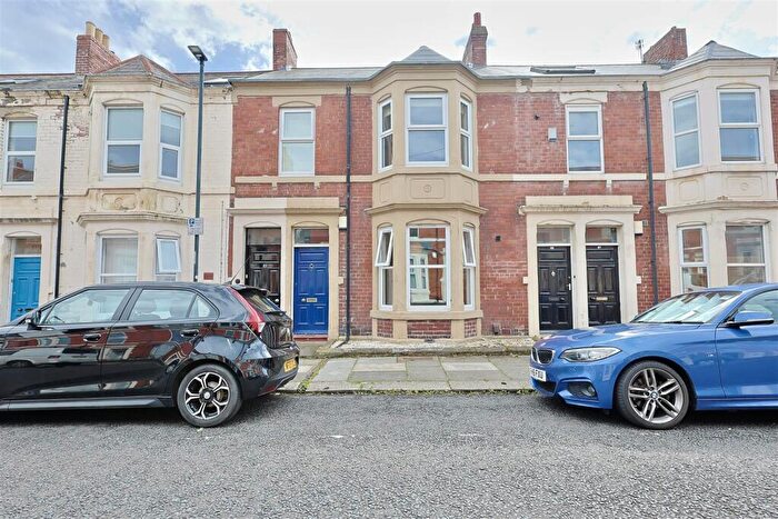 2 Bedroom Flat For Sale In Tavistock Road, Jesmond, Newcastle Upon Tyne, NE2