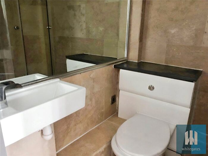 2 Bedroom Flat To Rent In Britannia Buildings, St Peters Street, Huddersfield, HD1