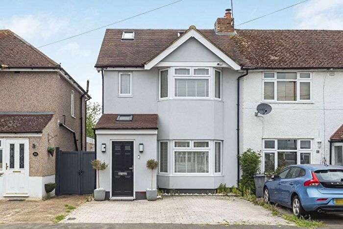 3 Bedroom Semi Detached House For Sale In Ellington Road, Feltham, TW13