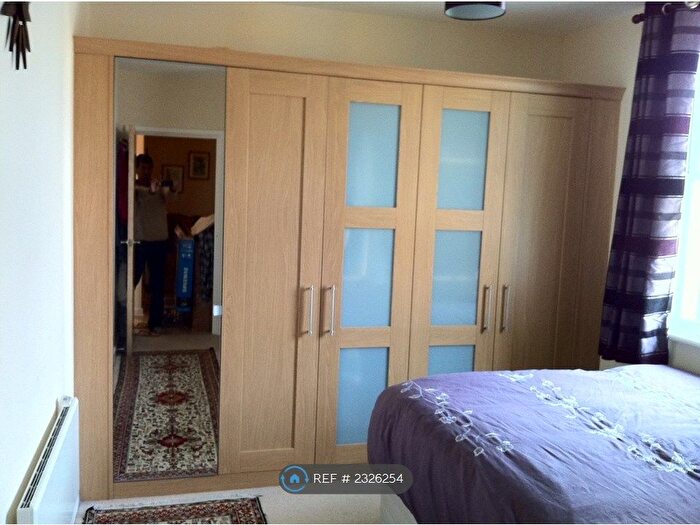 2 Bedroom Flat To Rent In Helix Court, Hounslow, TW4