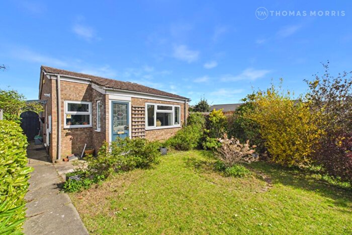 2 Bedroom Bungalow For Sale In The Hawthorns, Bluntisham, Huntingdon, Cambridgeshire, PE28