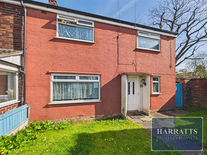 3 Bedroom End Of Terrace House For Sale In Foliage Gardens, Stockport, SK5