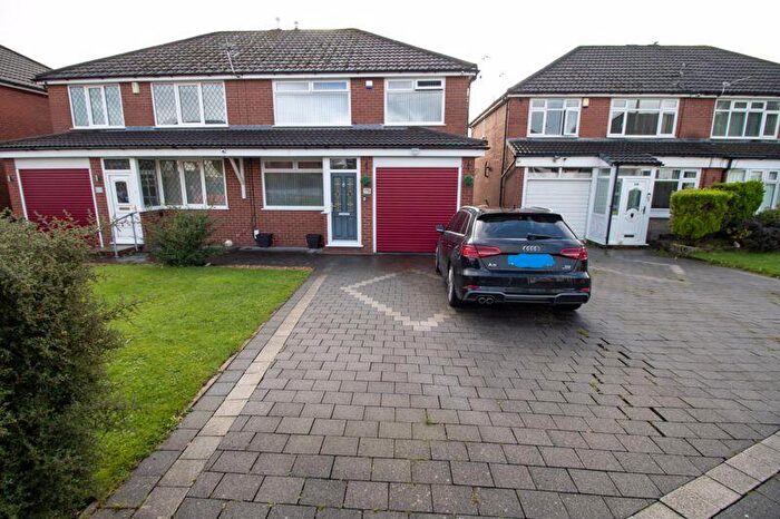 3 Bedroom Semi-Detached House For Sale In Buttermere Road, Farnworth, Bolton, BL4