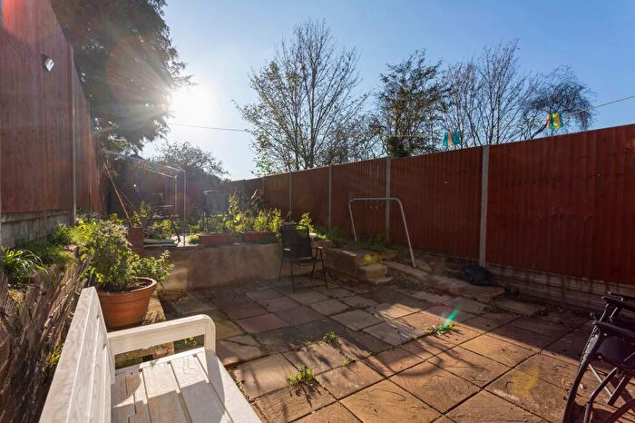 2 Bedroom Flat For Sale In Sherbourne Close, Hove, BN3