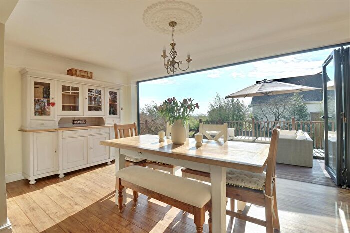 3 Bedroom Detached House For Sale In Drayton Lane, Portsmouth, PO6