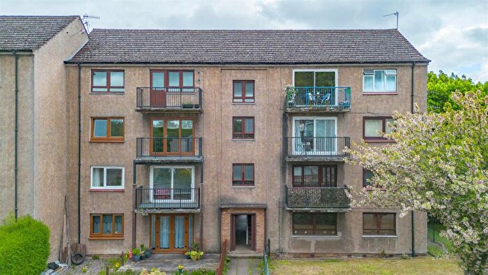 3 Bedroom Flat For Sale In Denhead Crescent, Dundee, DD2