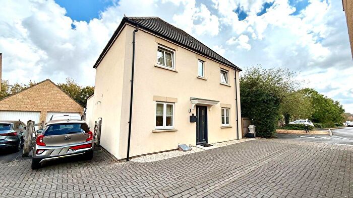 3 Bedroom Detached House For Sale In Buzzard Road, Calne, SN11