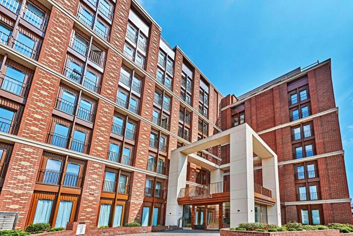 1 Bedroom Apartment For Sale In Ziggurat House, Grosvenor Road, St. Albans, Hertfordshire, AL1