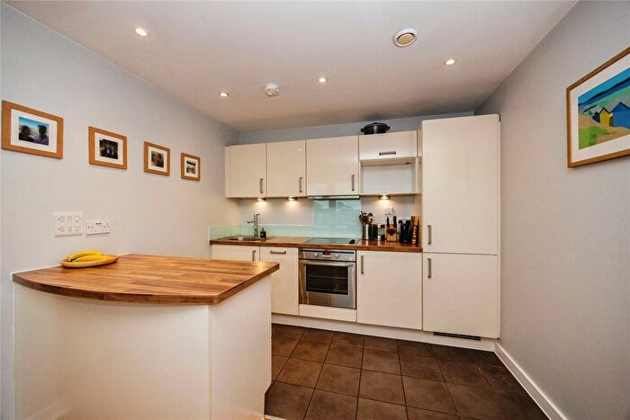1 Bedroom Flat For Sale In Gunwharf Quays, Portsmouth, Hampshire, PO1