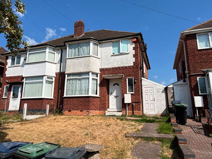 3 Bedroom Semi Detached House For Sale In Mildenhall Road, Great Barr, Birmingham, B42