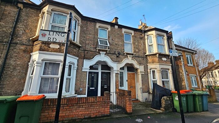 3 Bedroom Flat To Rent In Ling Road, London, E16