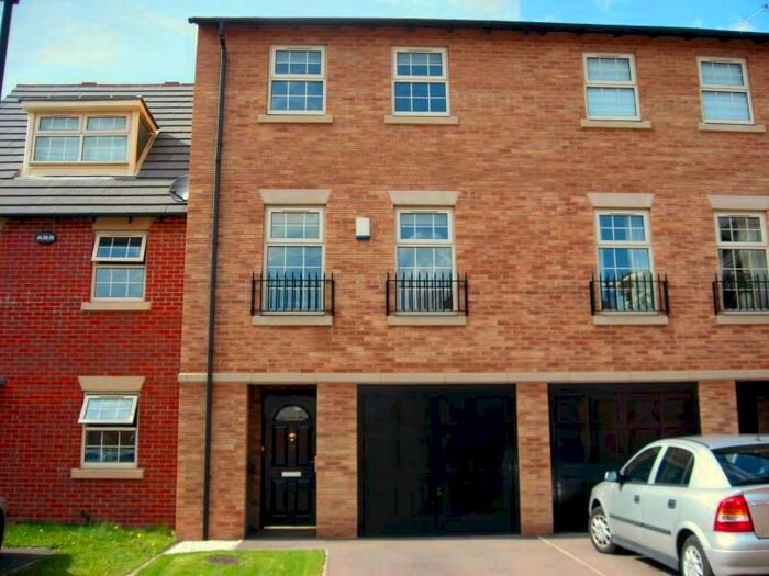 4 Bedroom Detached House To Rent In Crofters Court, Balby, Doncaster, South Yorkshire, DN4