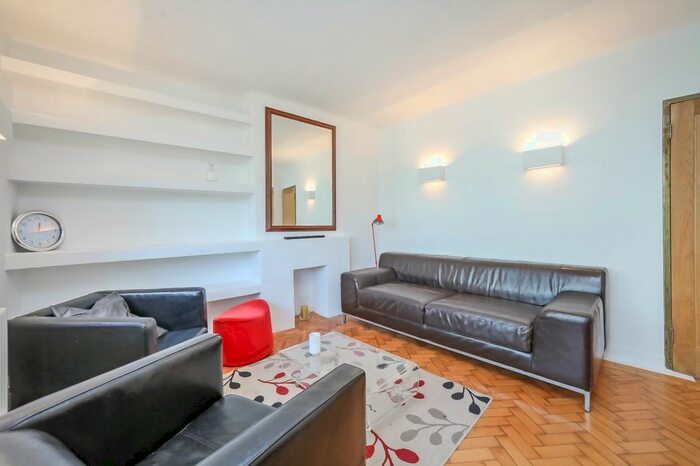 3 Bedroom Flat To Rent In Greet Street, London, SE1