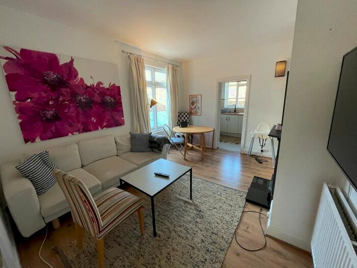 2 Bedroom Flat To Rent In Lndn-S - Stephendale Road, London, SW6