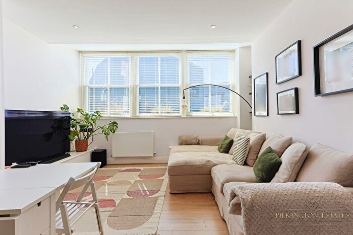 2 Bedroom Flat For Sale In Durnford Street, Plymouth, Devon, PL1