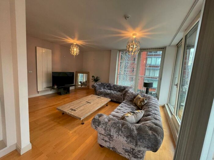2 Bedroom Duplex To Rent In Leftbank, Manchester, M3