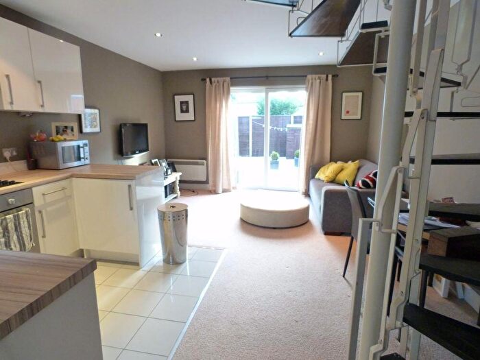 1 Bedroom Terraced House To Rent In Somerset Close, Hersham, Walton-On-Thames, KT12