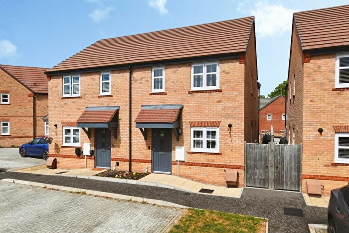 3 Bedroom Semi-Detached House For Sale In Augusta Drive, Hockley, SS5
