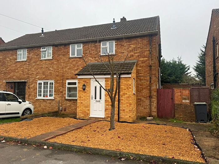 3 Bedroom Property To Rent In Keepers Close, Luton, LU2
