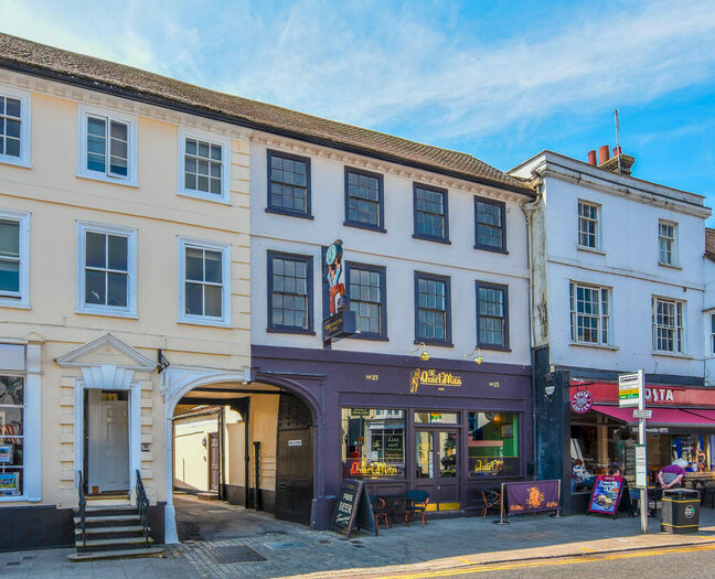 2 Bedroom Apartment To Rent In High Street, Ware, SG12