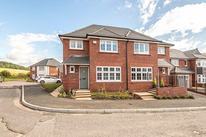 3 Bedroom Semi-Detached House To Rent In Ernest Road, Alton, GU34