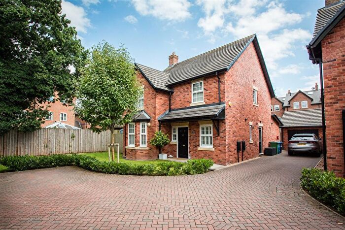 4 Bedroom Property For Sale In Elderfield Gardens, Lymm, WA13