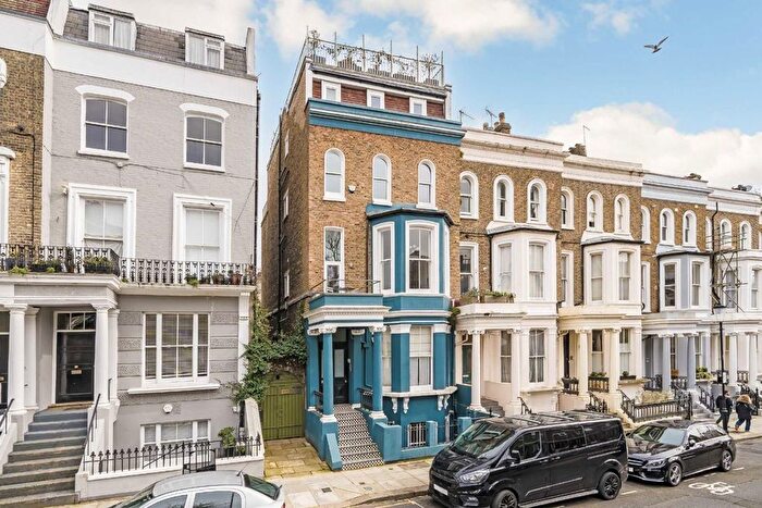 2 Bedroom Maisonette To Rent In Powis Gardens, Notting Hill, W11