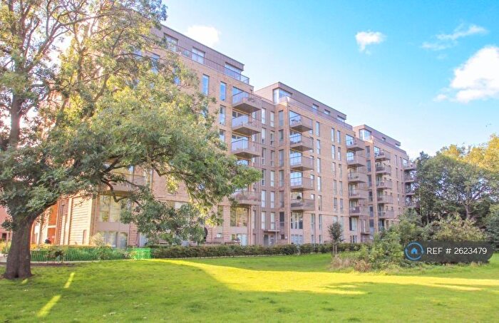 2 Bedroom Flat To Rent In Adenmore Road, London, SE6