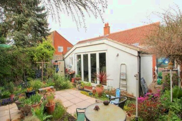 2 Bedroom Bungalow To Rent In Haven Close, London, SW19