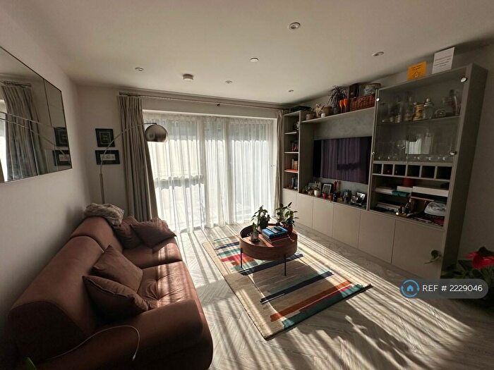 1 Bedroom Flat To Rent In Raphis Court, London, NW2