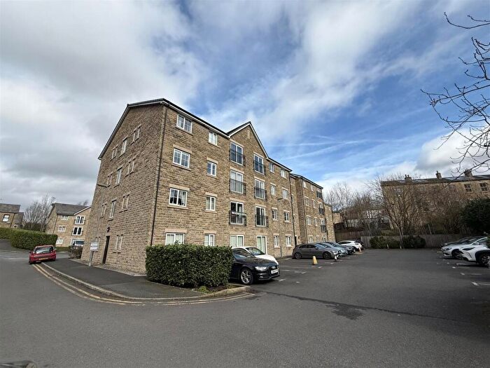 2 Bedroom Apartment For Sale In Bramble Court, Millbrook, Stalybridge, SK15