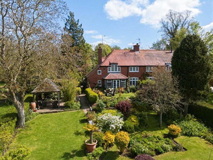 3 Bedroom Semi Detached House For Sale In Wolverton, Stratford-upon-Avon, CV37