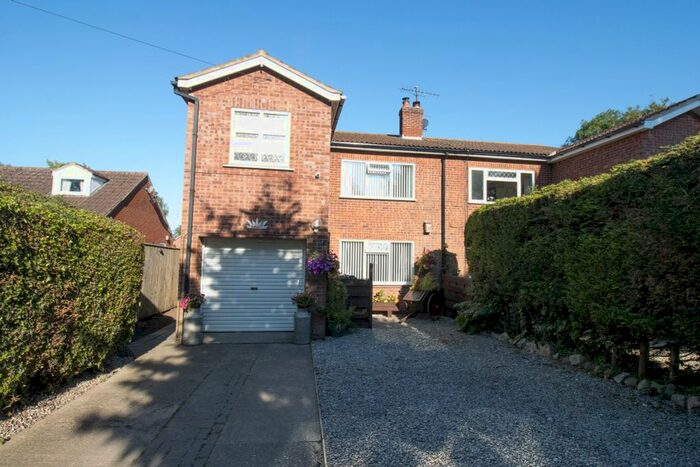 3 Bedroom Semi-Detached House For Sale In West Lane, Burton Fleming, YO25