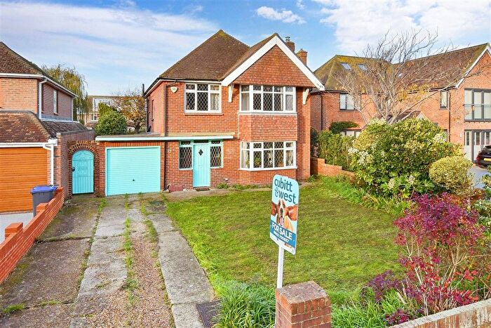 3 Bedroom Detached House For Sale In Sea Lane, Goring-By-Sea, West Sussex, BN12