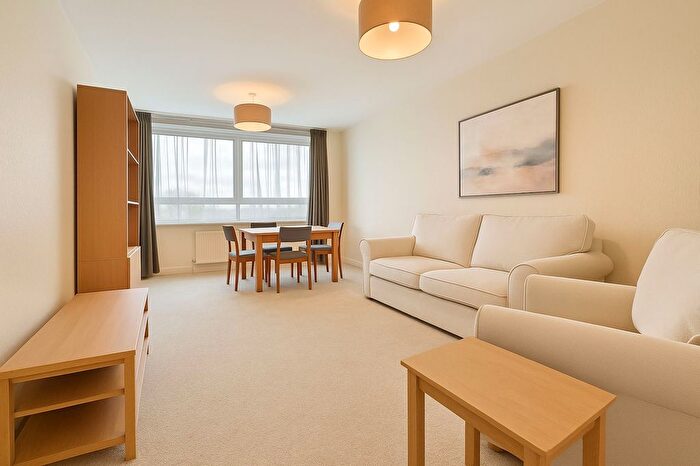 1 Bedroom Flat To Rent In High Mount, Station Road, London, NW4