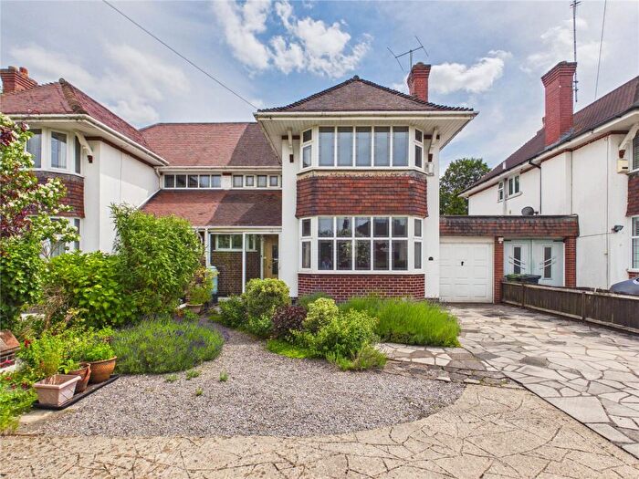 3 Bedroom Semi-Detached House For Sale In Mangotsfield Road, Mangotsfield, Bristol, BS16