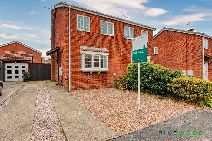 2 Bedroom Semi-Detached House For Sale In Fabric View, Holmewood, S42