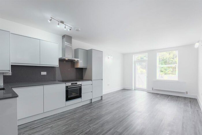 1 Bedroom Flat To Rent In Russell Hill, Purley, CR8