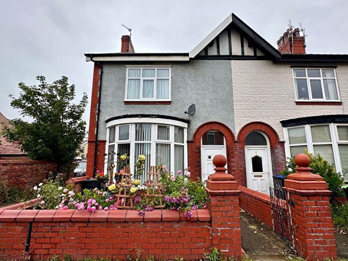 3 Bedroom End Of Terrace House For Sale In Green Avenue, Blackpool, FY4