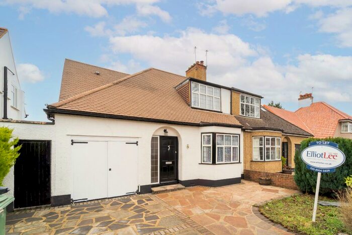 4 Bedroom Semi-Detached House To Rent In West Avenue, Pinner, Greater London, HA5